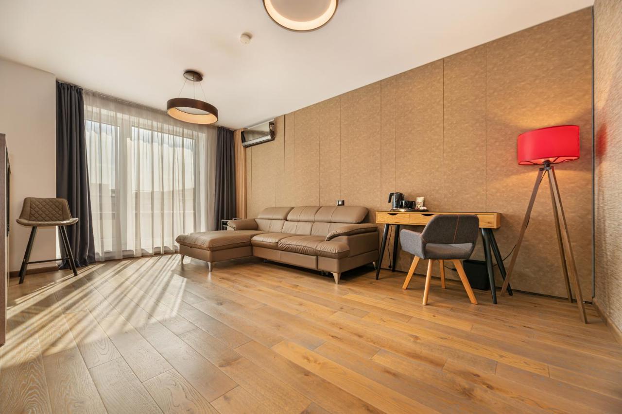 Promenada Studios Brașov Exterior foto